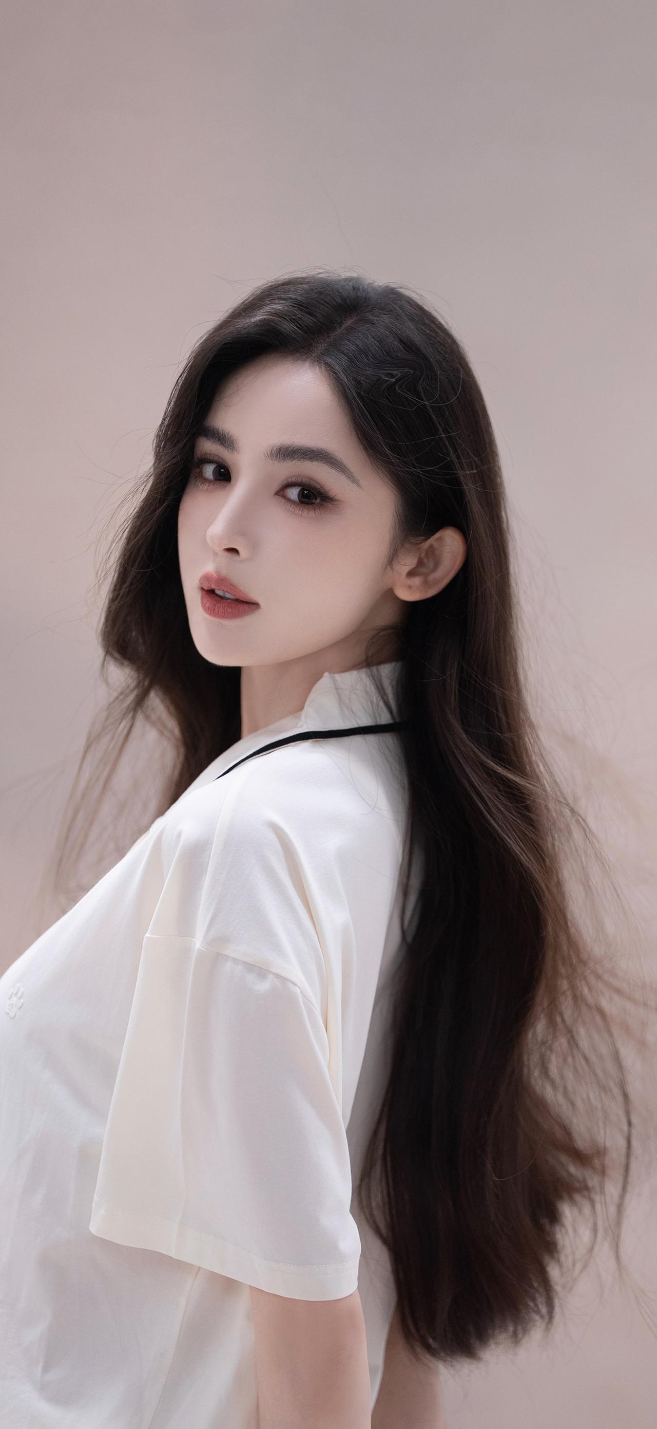 美女壁纸-第5931期-古力娜扎