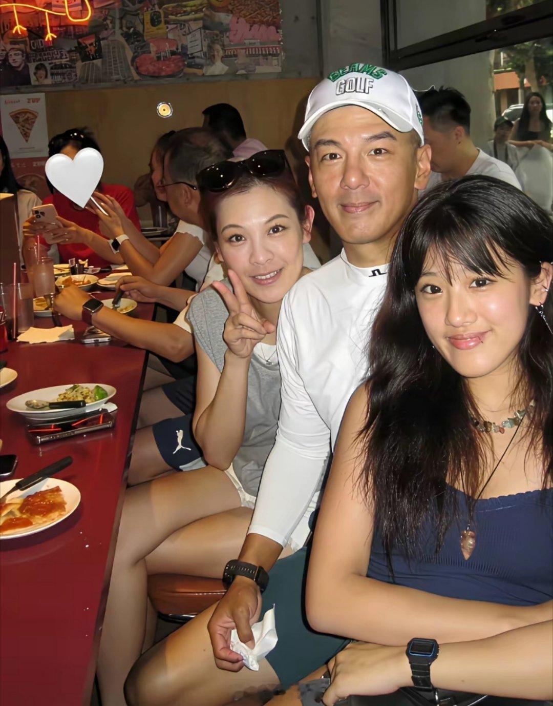 林若亚结婚时暗戳戳内涵贾静雯，说自己绝不会“先上车后补票”。结果婚后迟迟怀不上，