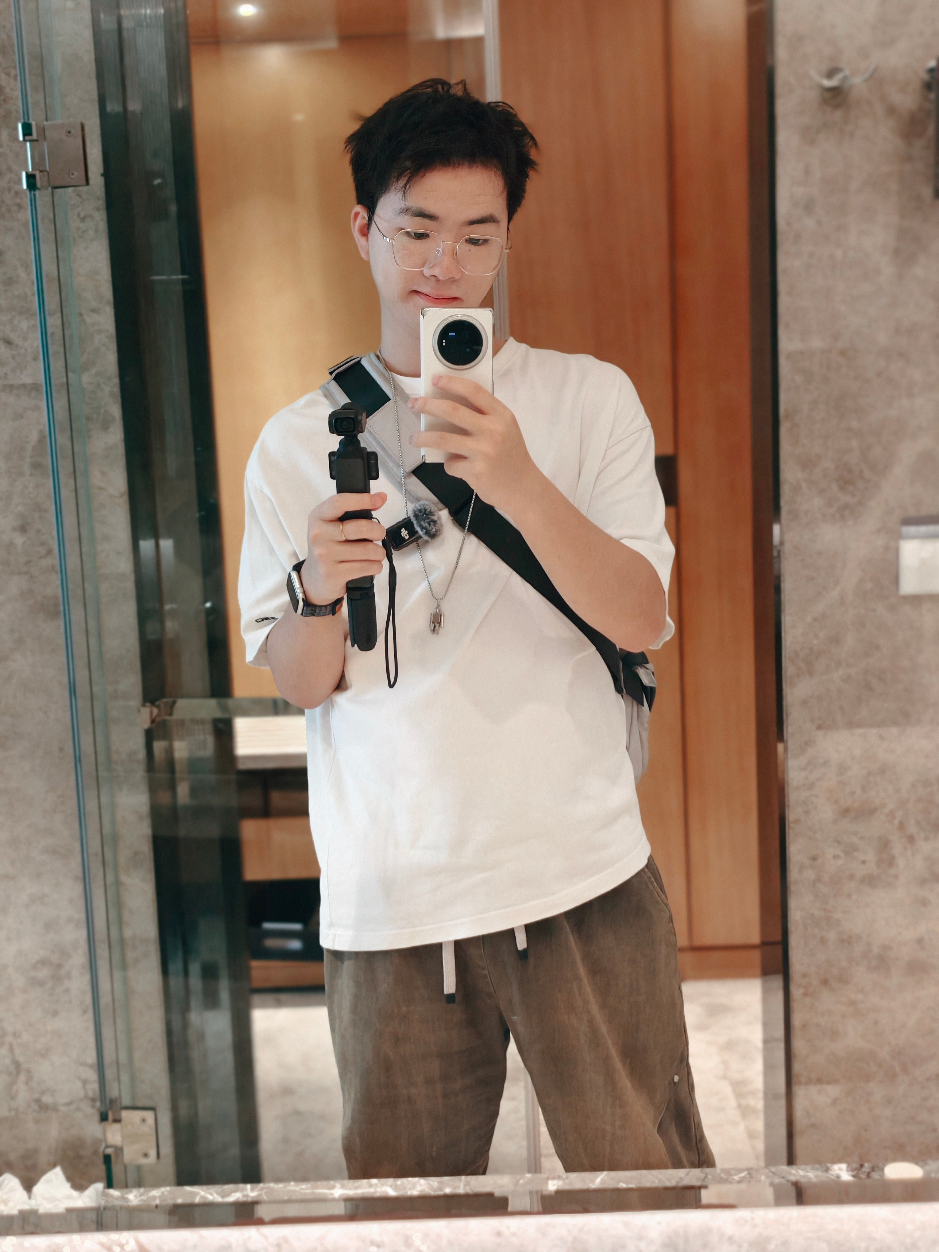 突然发现今天没发过博，冒个泡吧[doge] ​​​