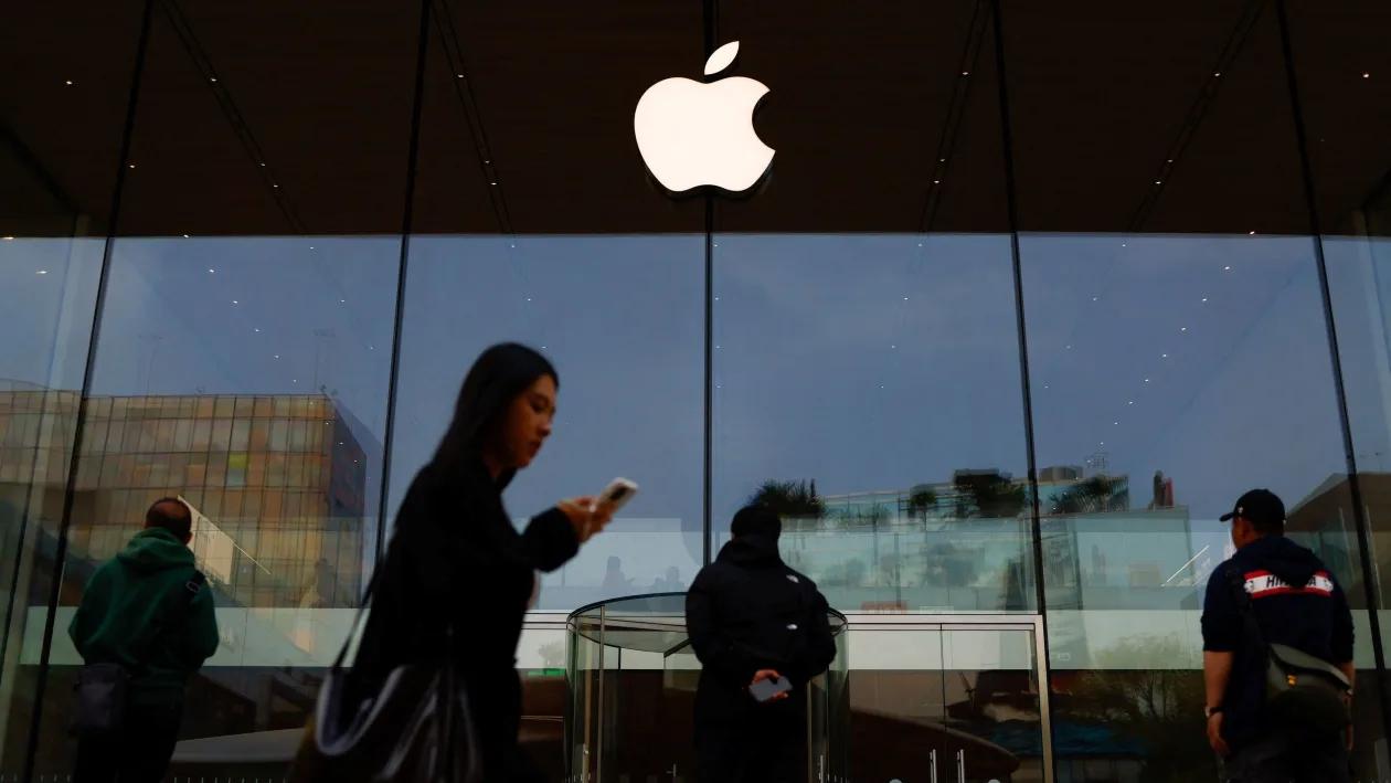 苹果公司提高了在中国以旧换新方式购买下一代 iPhone 的退款金额，并推出了更