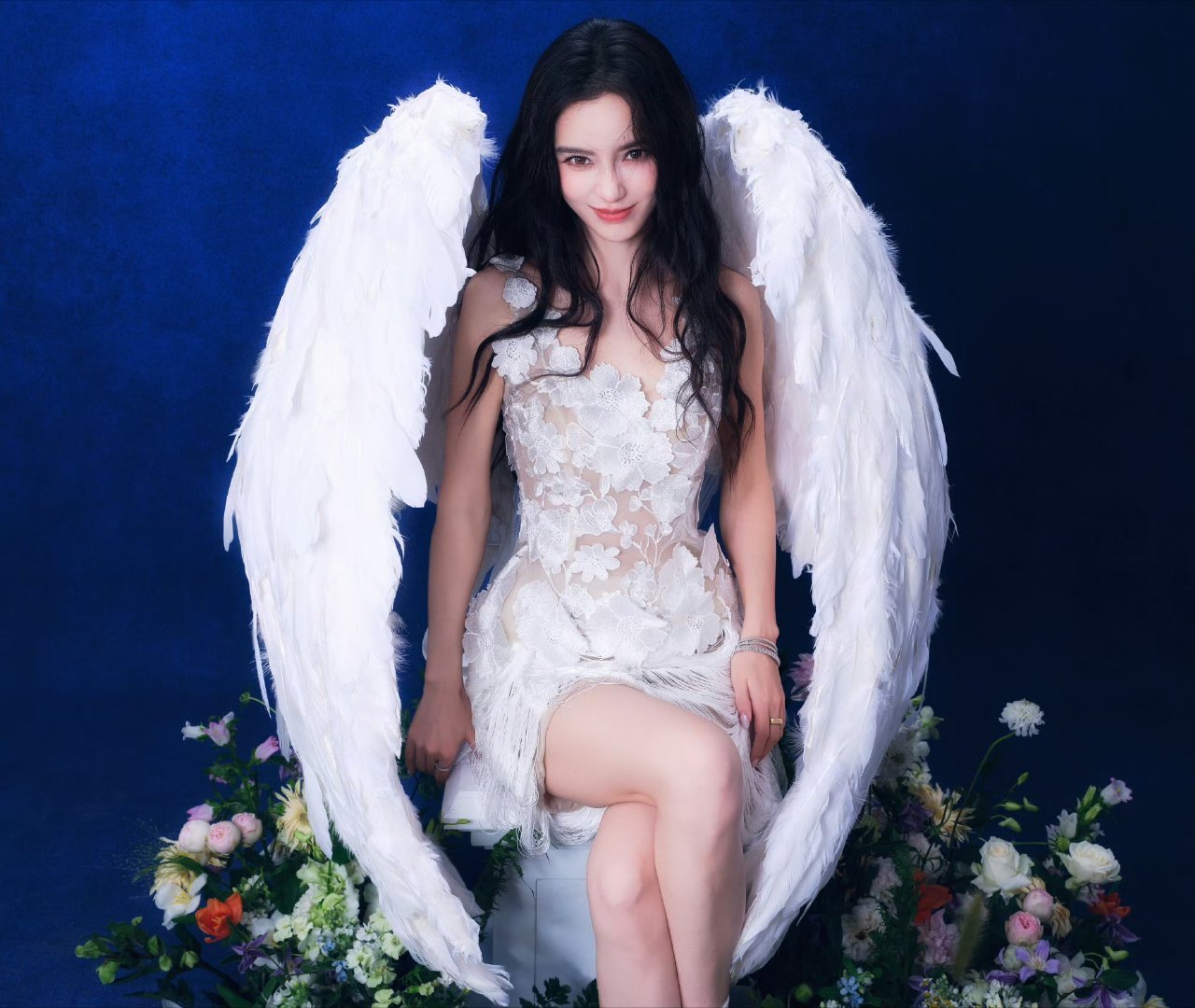 angelababy angelababy相思令  “白鸽脱离了白昼，黑暗世界的