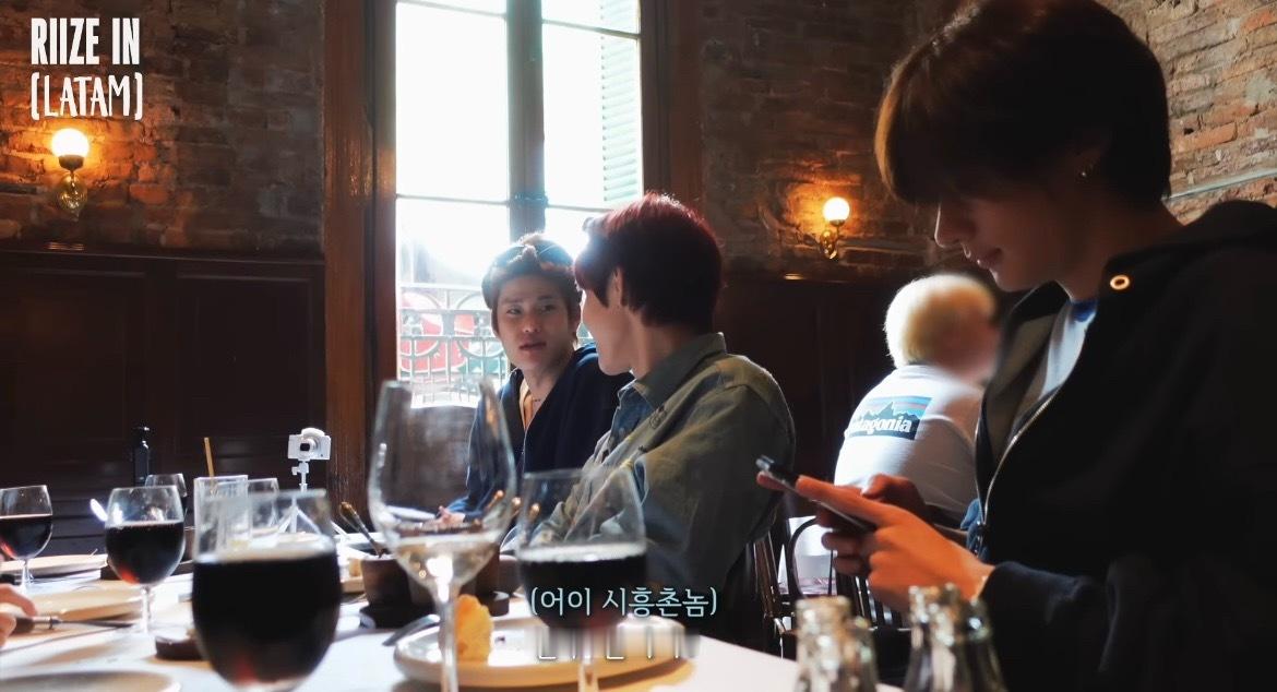 五中心的字幕组继续引导上一句只是因为等太久抱怨了一句“什么时候出来？”结果下一秒