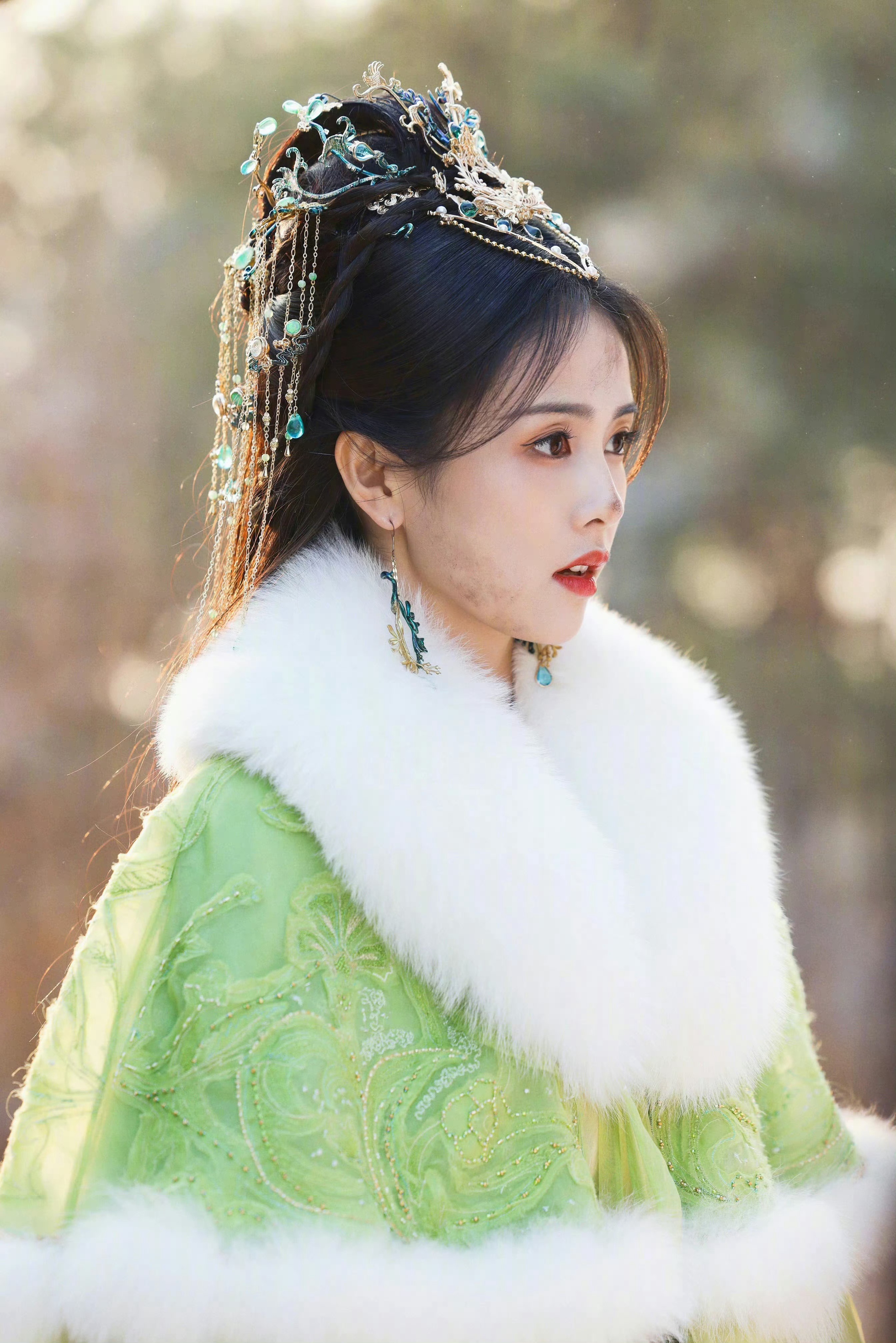 又一年生机盎然，过去的风雨皆成序章。那些走过的荆棘坎坷、历经的流言风雨，都已沉淀