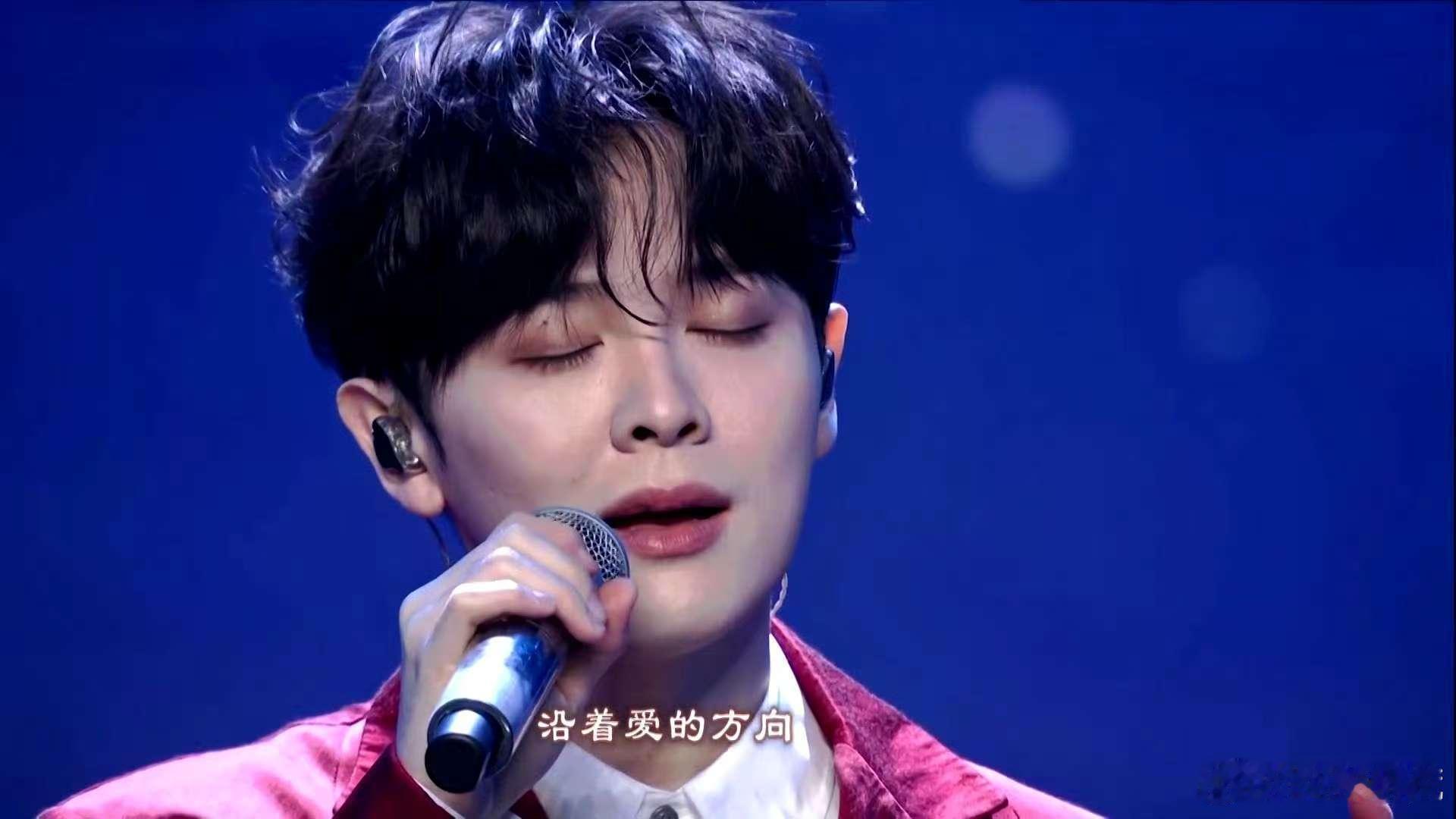 尤长靖7年前后荧幕变化  7年，尤长靖的舞台从青涩走向成熟，从偶练到春晚，他用坚