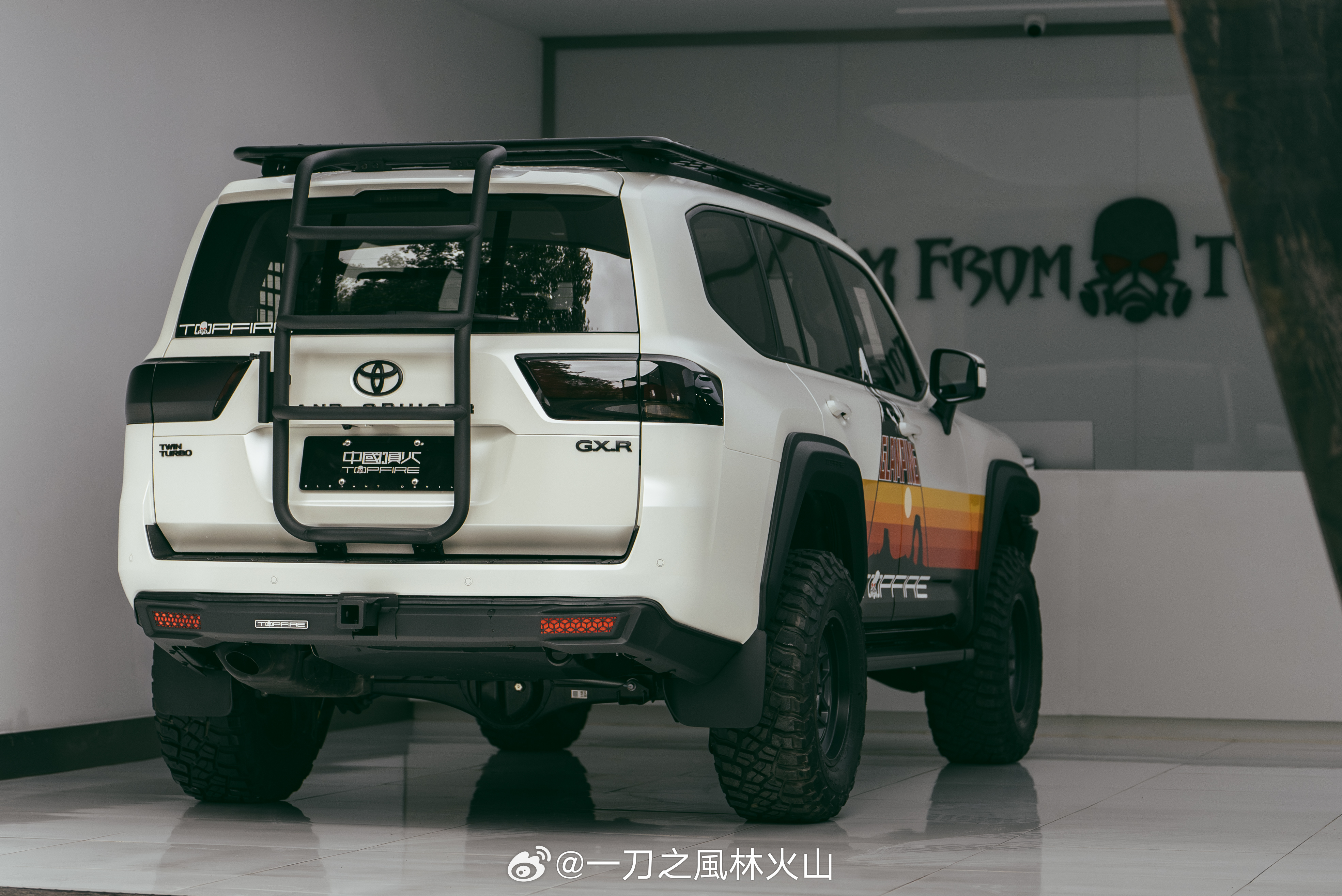 顶火关注全球优秀越野车，并引进国内，打造顶火限定版带给大家。在land crui