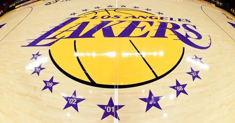 如何评价巴斯兄弟这些年的业务能力？乔伊-巴斯和杰西-巴斯在过去十年中一直担任湖人