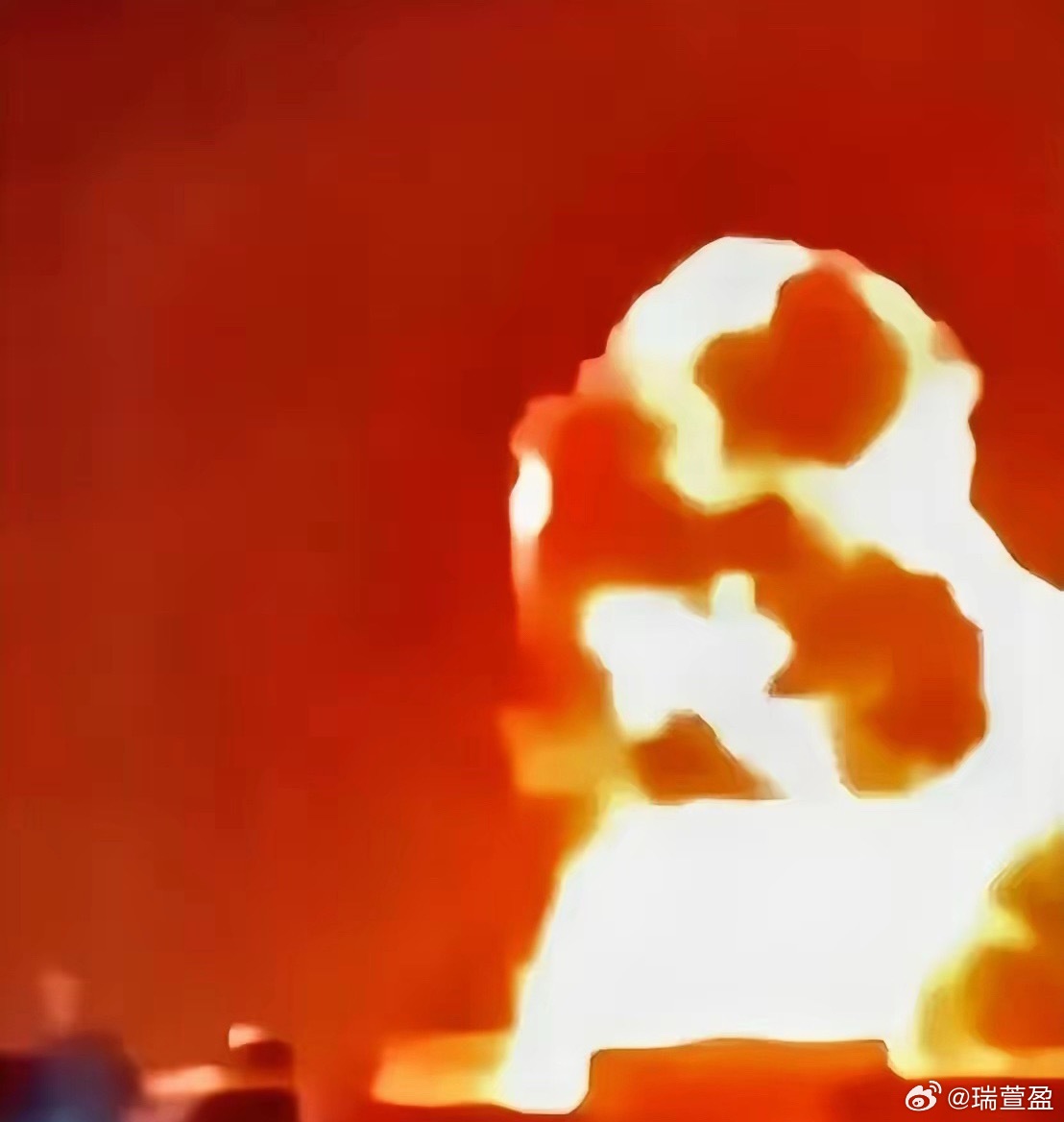 五枚导弹来袭，四枚被成功拦截，偏偏那一枚漏网之弹，精准击中卡塔尔拉斯拉凡工业城—