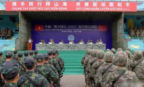 越南印尼突然转向！解决完菲律宾后，南海或将迎来大变局

麻烦看官老爷们右上角点击