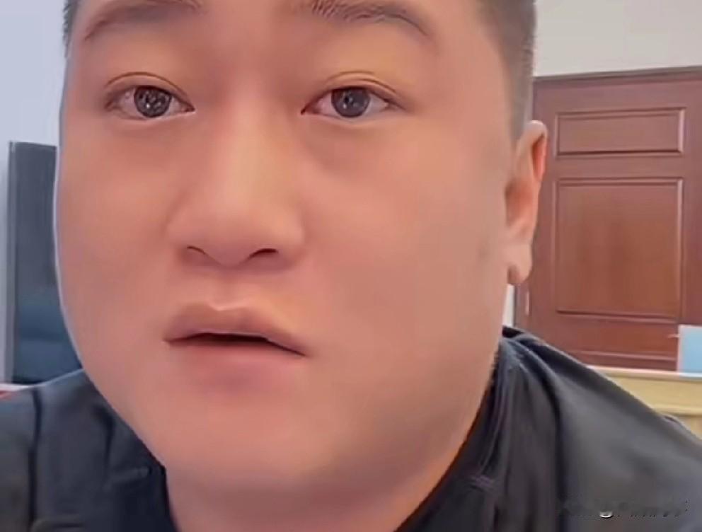 T佑不借钱，骡子再爆聊天记录拿九天开涮。

           凌晨骡子和赵六