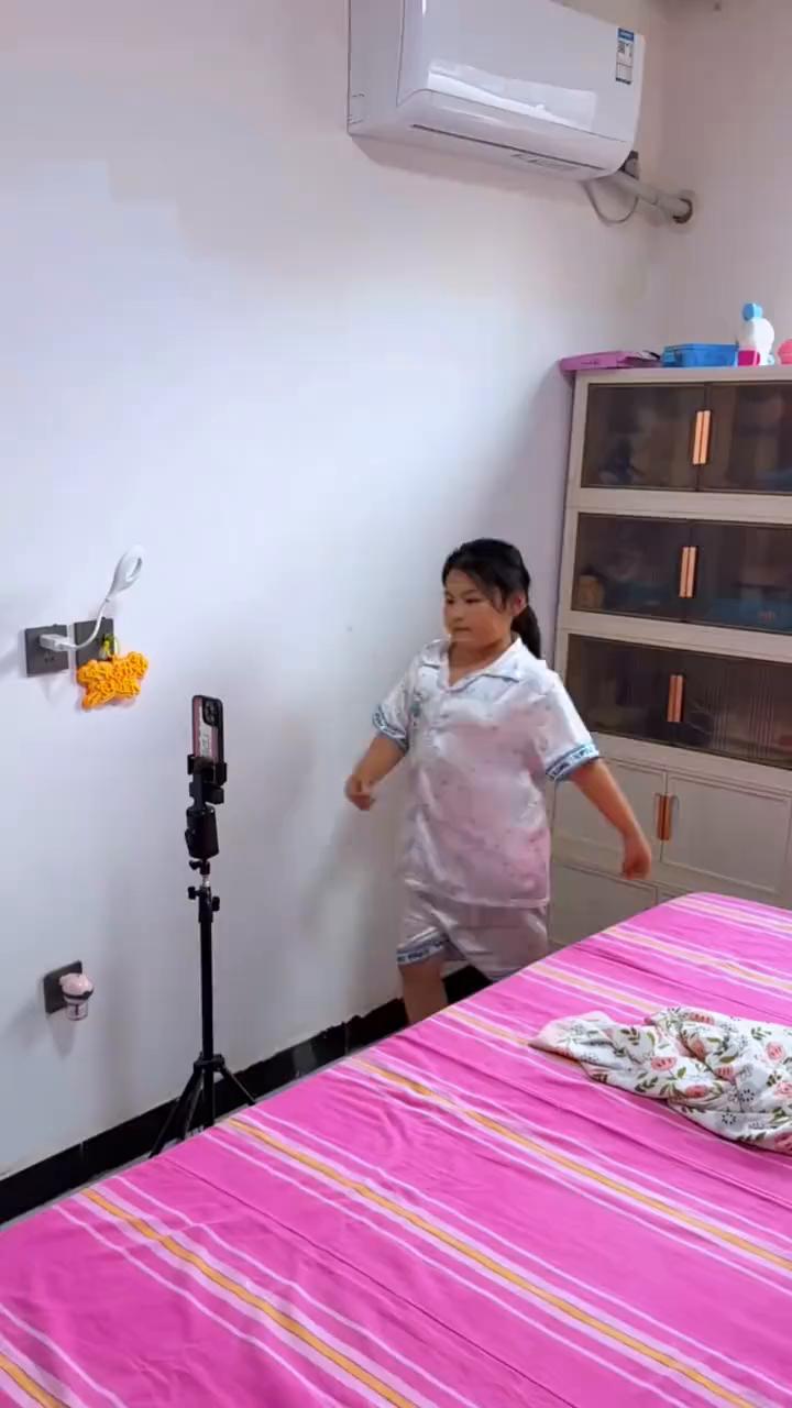 开始了。