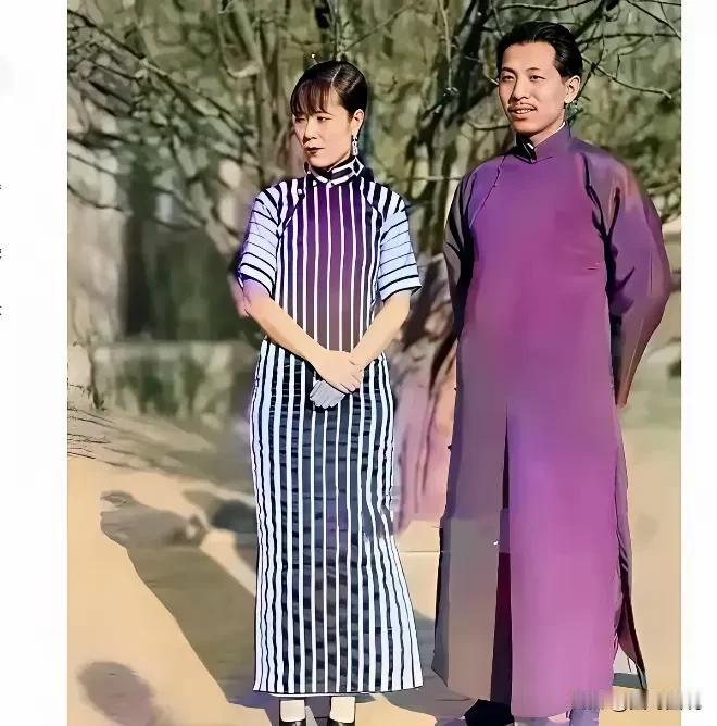 看到这张张学良和原配妻子于凤至年轻时的合照，发现一个问题，那就是于凤至能和张学良