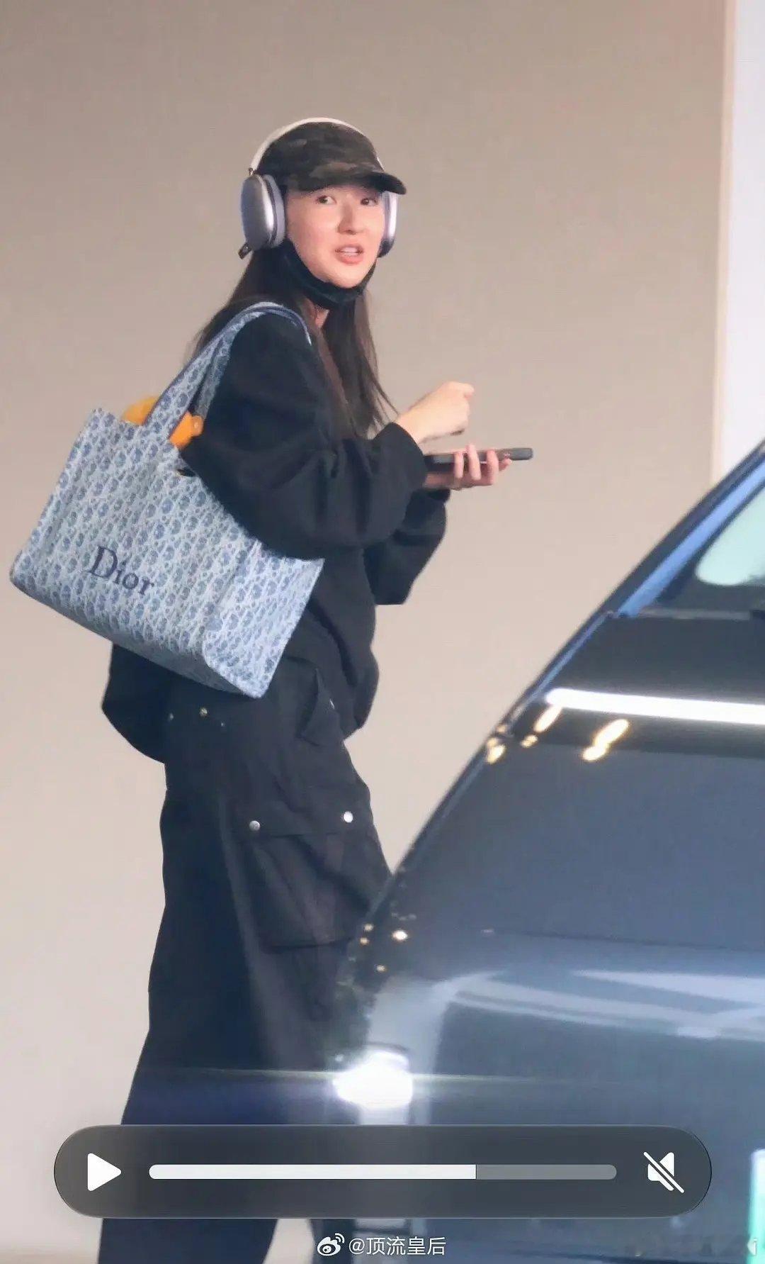这是王玉雯的素颜？感觉有点像白百合？ ​​​
