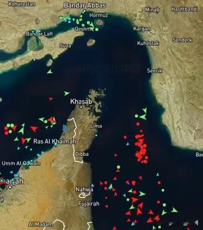 两次开闸两次关，是伊朗仁至义尽，还是美以故意为之？

4月18日，23艘油轮在霍