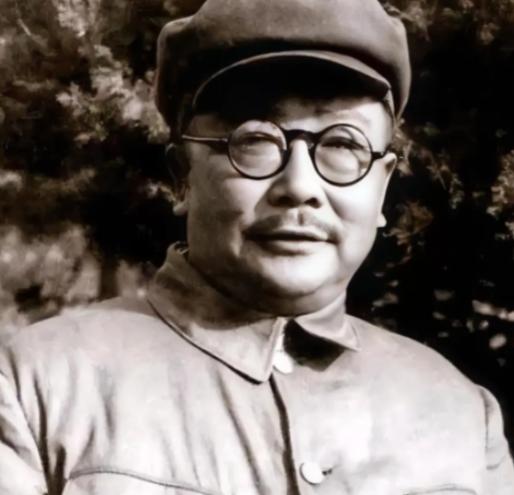 1949年，李克农走进毛主席房间，看见一物后，瞬间脸色大变，扭身冲向寺庙，要不是