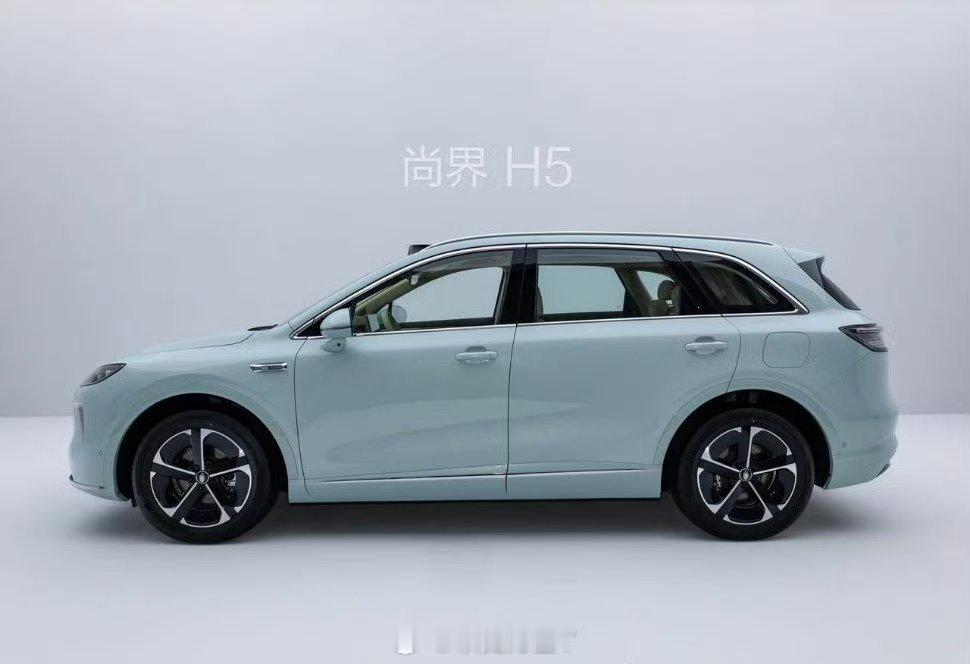 尚界H5小订突破10万台尚界可能是现在价格最合适的华为智驾了。作为中型SUV，售
