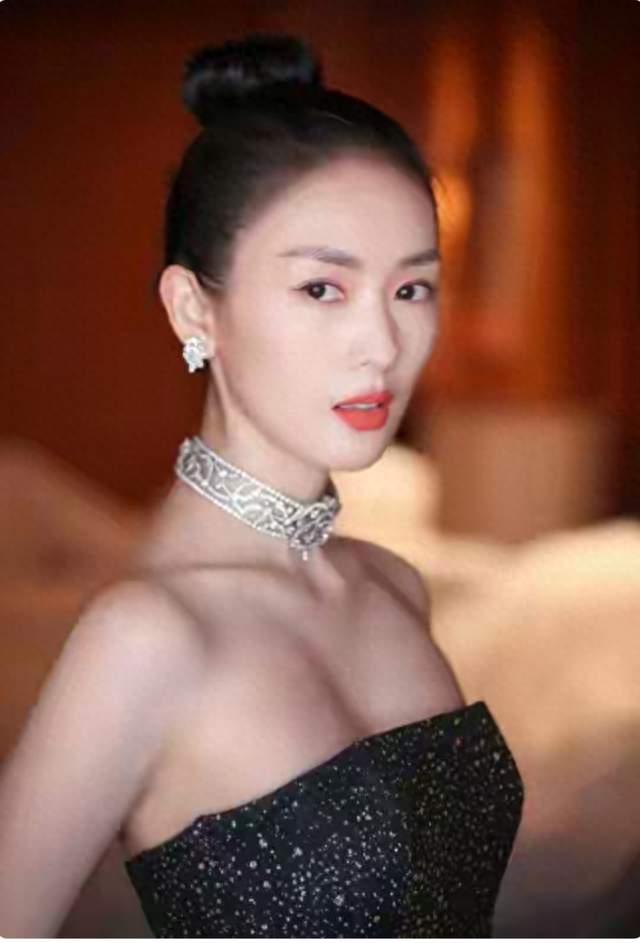 分手23年后，童瑶再次官宣喜讯，张默高攀不起，狠狠打脸了张国立