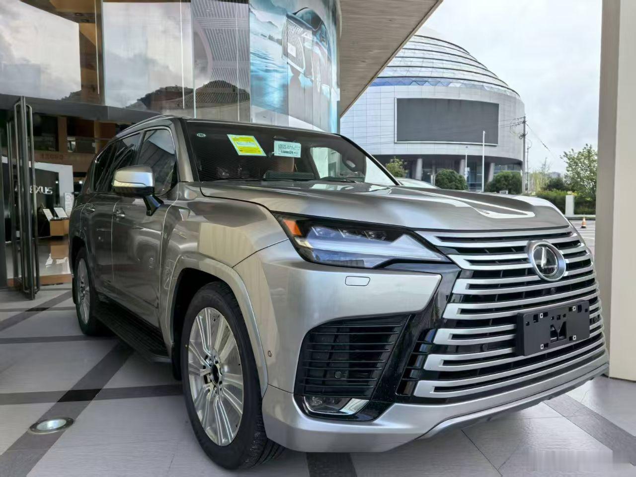 银外棕内四座LX 优惠9万 ​​​