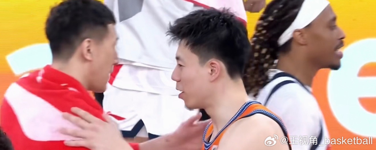 广东男篮81比97不敌上海男篮，全场全队24个篮板球，而上海男篮大白边一个人26
