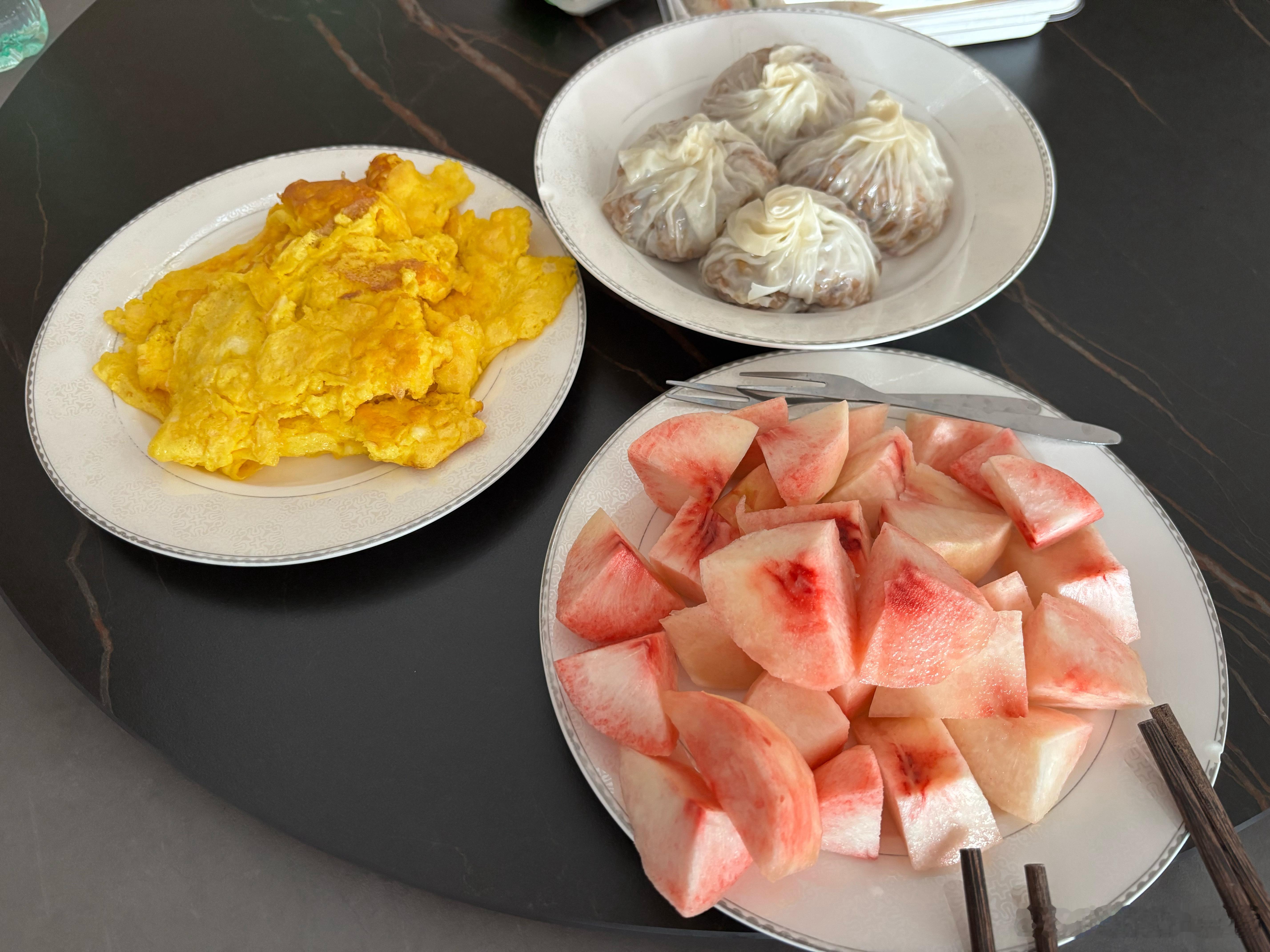 划船结束，吃早餐。 ​​​