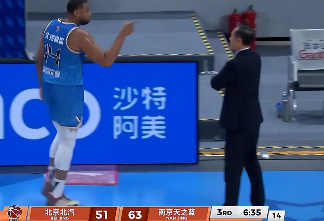 斯佩尔曼也不用闹，许立民只信任杰曼。杰曼不讲理的绝杀，让许指导印象深刻。其他外援