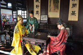 1403年，明朝开国功臣郭英临终前，把儿女叫到身边，语重心长道：“朱元璋杀了那么