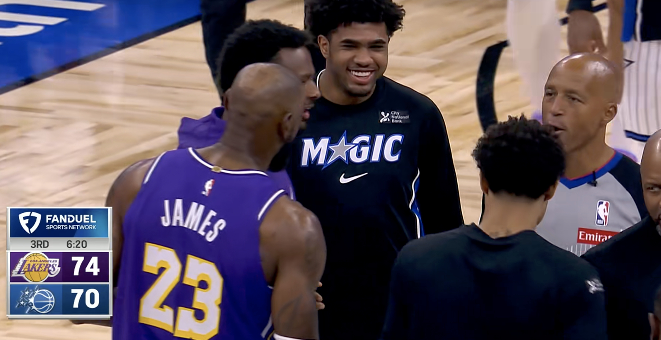 詹姆斯：裁判你真不吹啊？ 湖人vs魔术