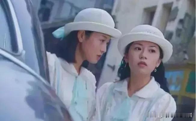 马伊琍年轻时候竟然比贾静雯还要甜美，马伊琍和贾静雯在1999年的《儿女英雄传》有