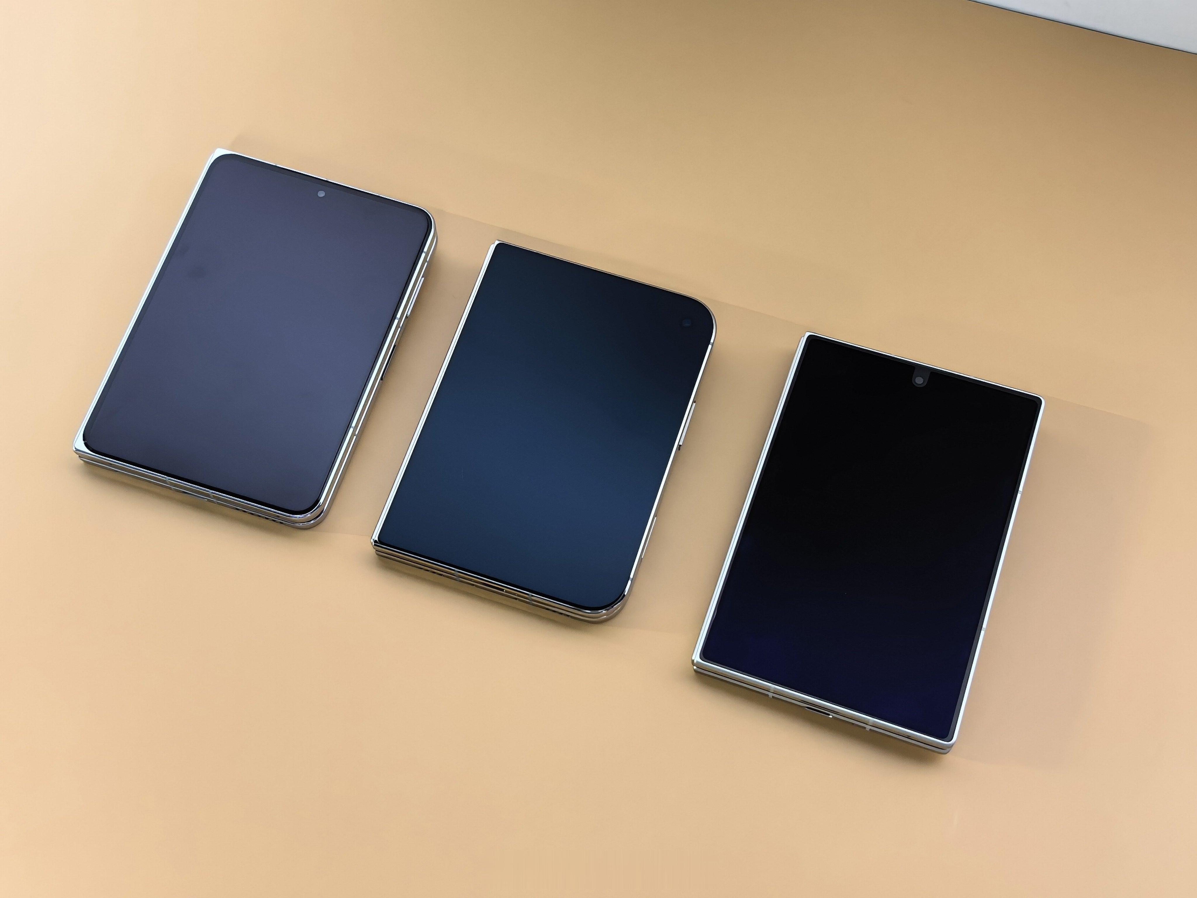 今晚出门要带的手机 : 华为Pura X Max、iPhone Duo、三星 G