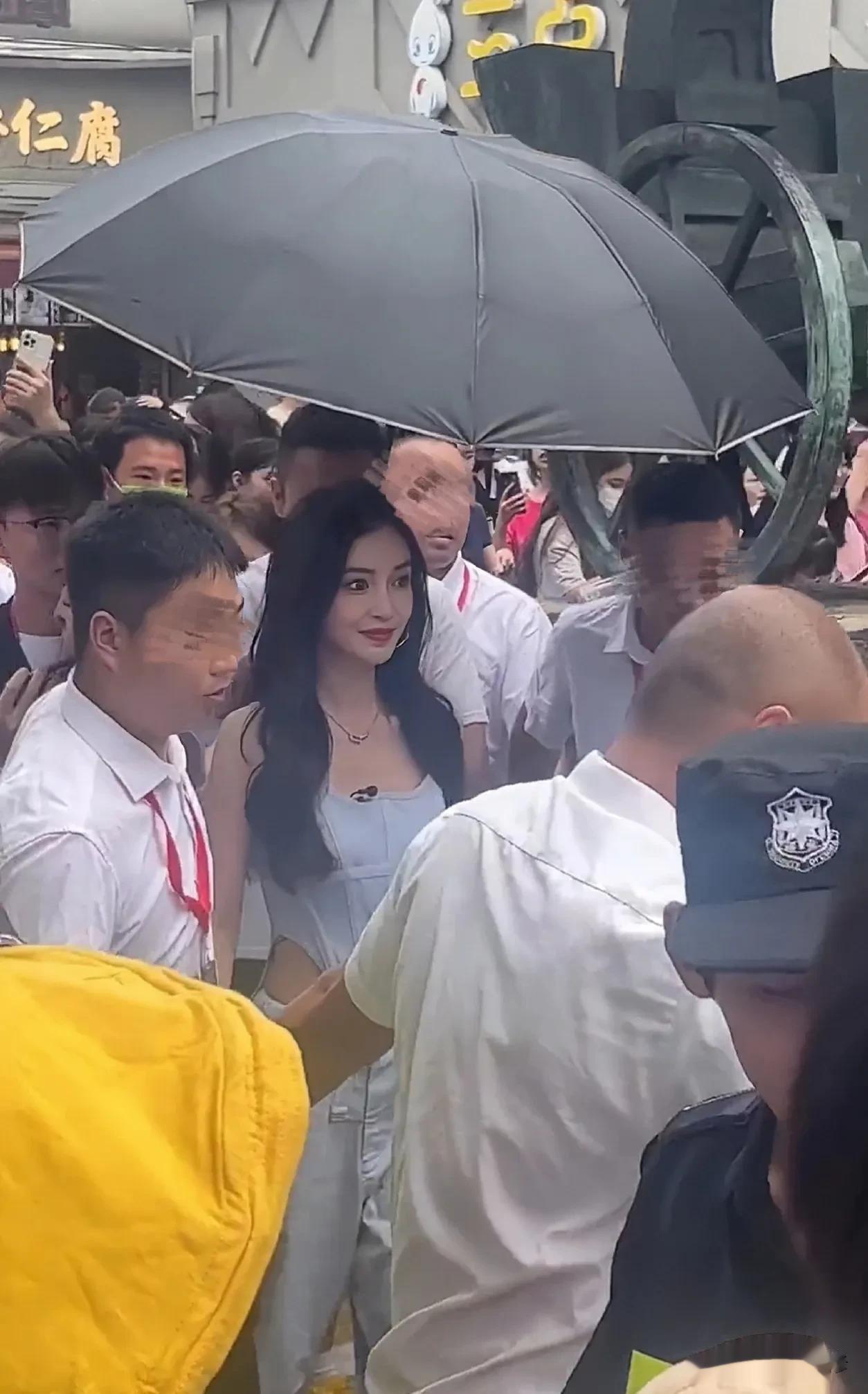 黄晓明和杨颖会不会复合？被套走25亿财产的黄晓明，其打击肉眼可见，鲜为人知的是，