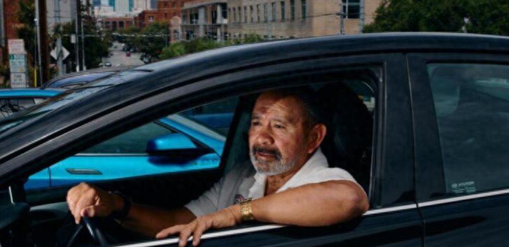 美国网约车司机彻底干不下去了！高强度劳作，收入还在暴跌。
中东局势推高全球油价，