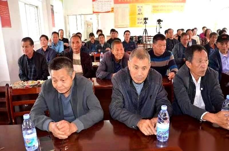 我跟你说个事儿，你可能都没注意。
国家这次，是真的把秤杆子，往那1.8亿农村老人