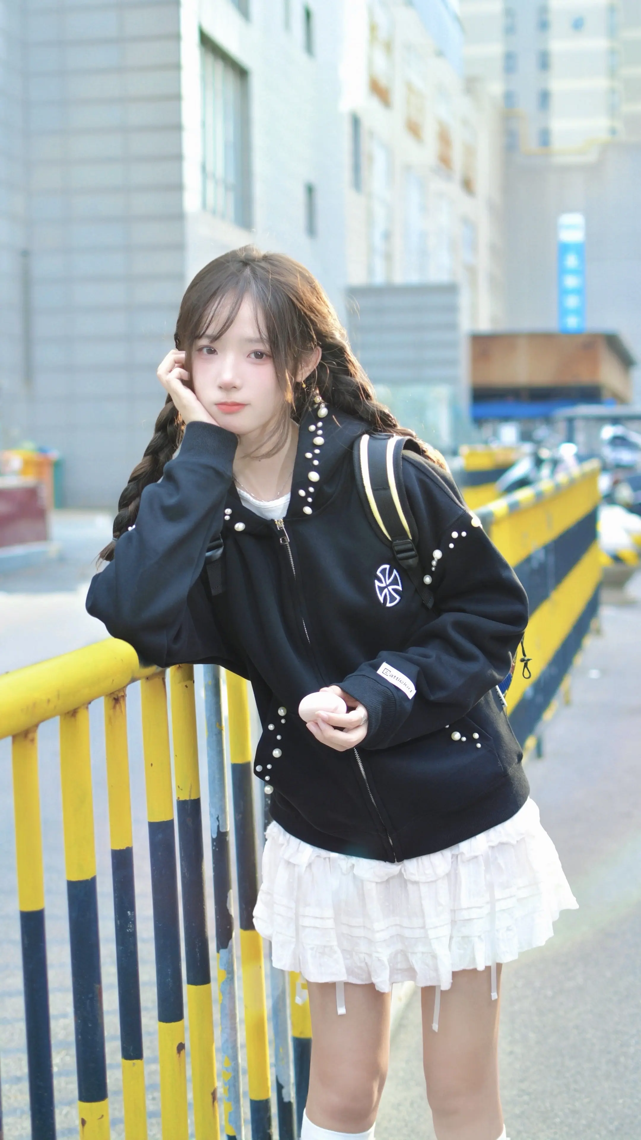 我试着把孤独藏进耳机🎧