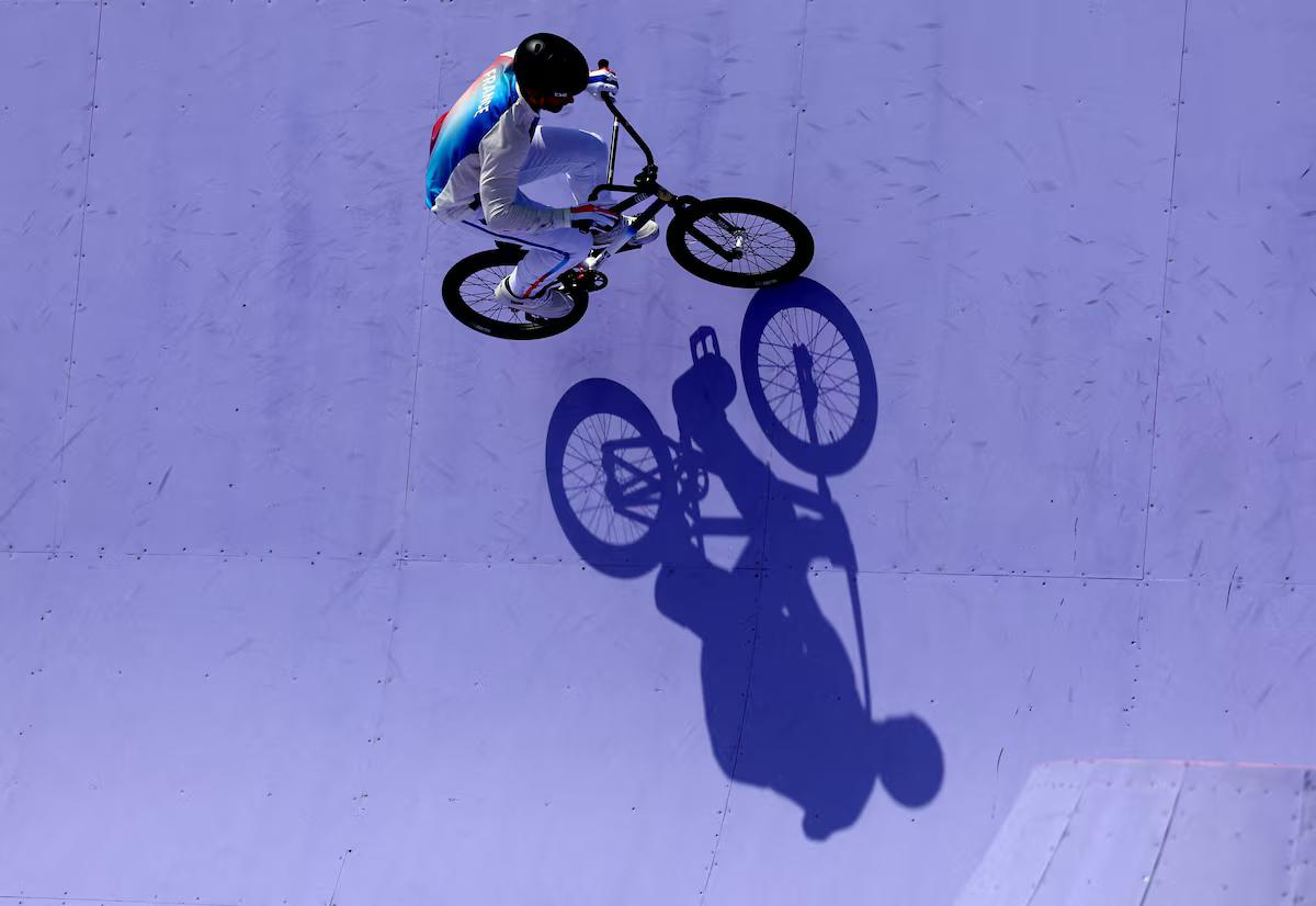 [To learn English]
French BMX rider Anth