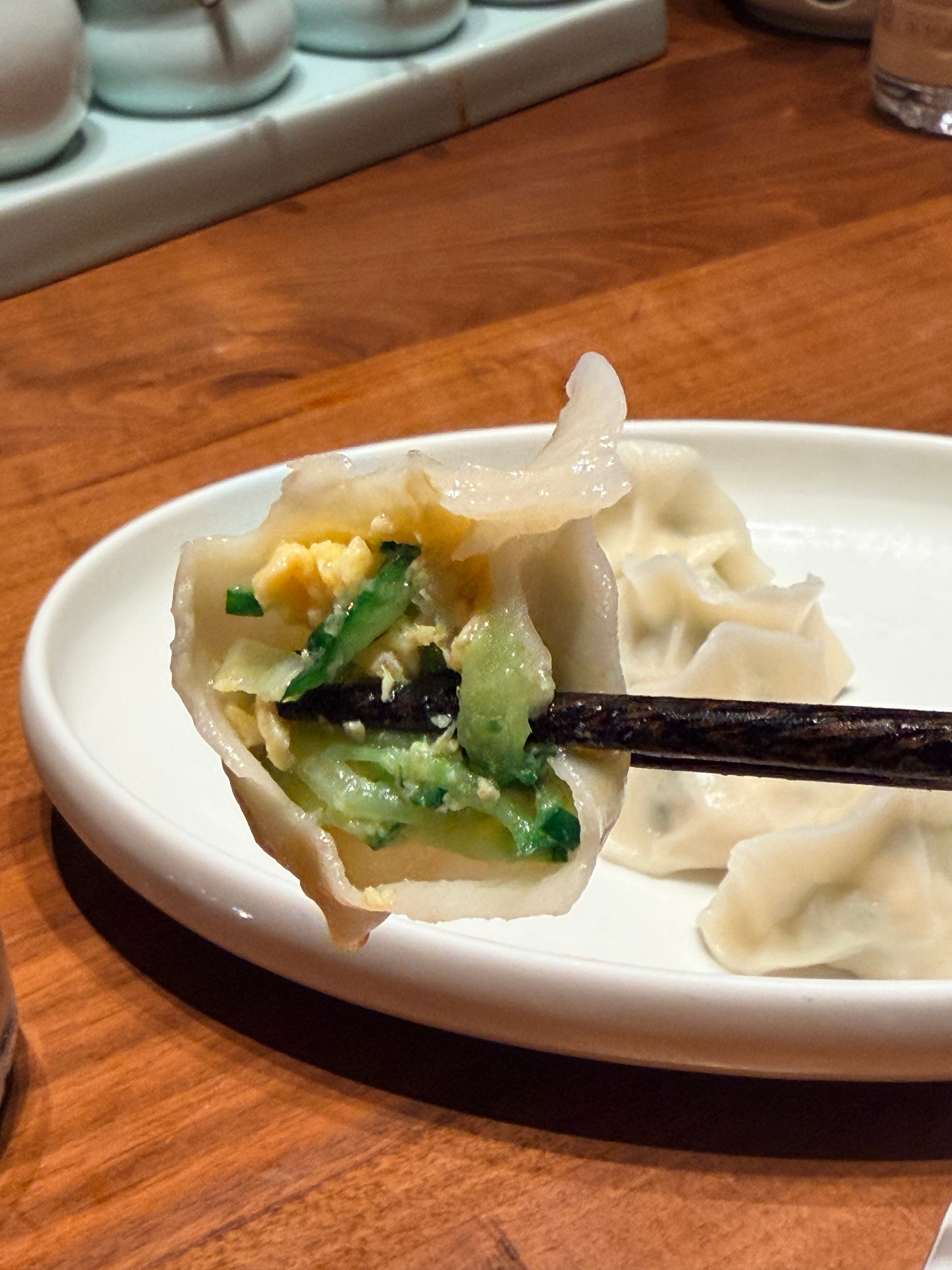 再来店里吃顿喜鼎！真的好好吃啊，大连有喜鼎了不起…………每道菜我都喜欢。蘸酱菜，