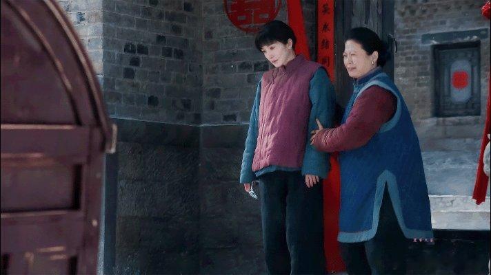 就这个杨幂牛幂式演技再放大招！《生万物》里杨幂将宁绣绣从富家千金到农妇再到抗日领