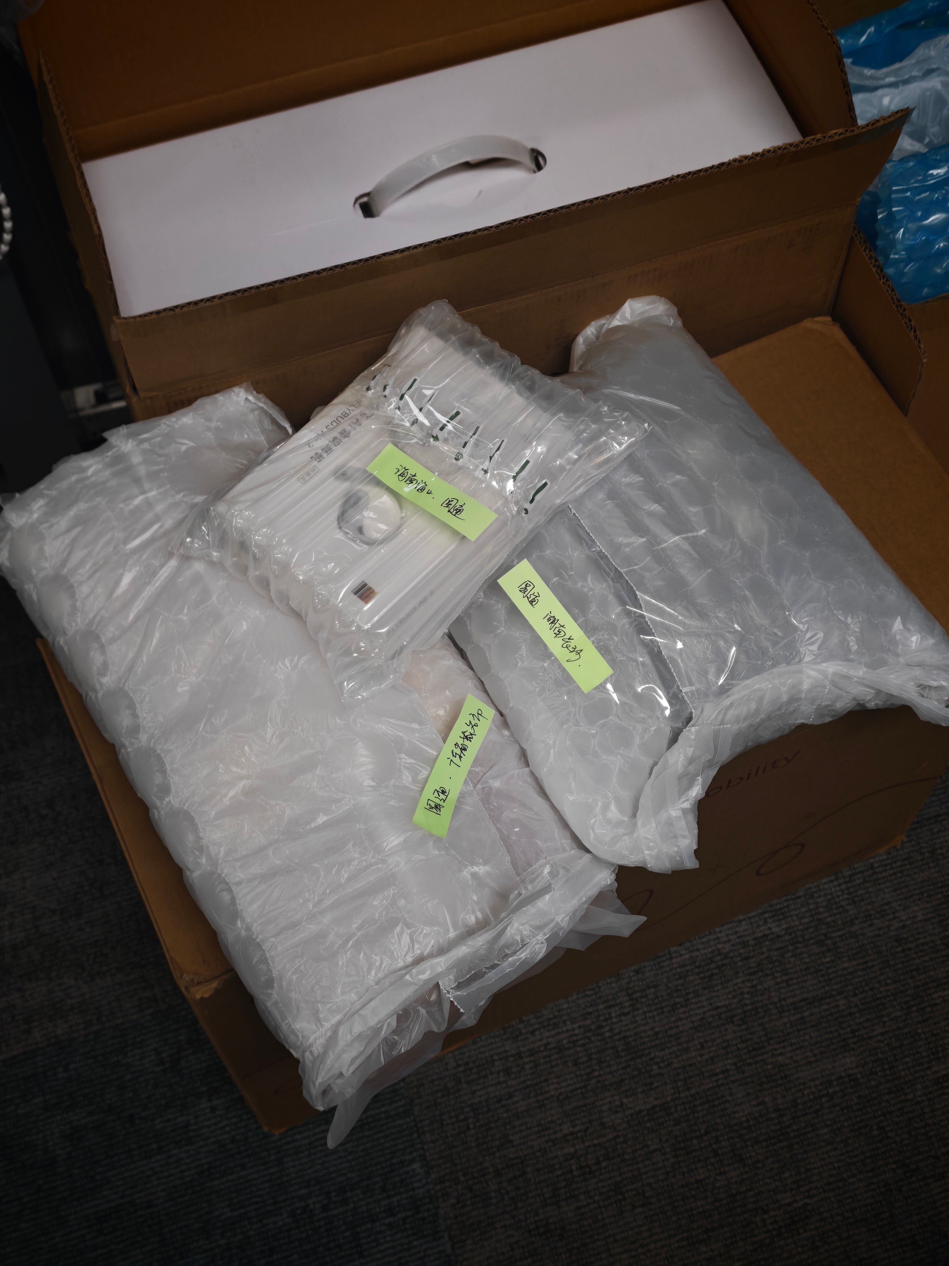 微博抽奖给大家安排一个巨火的Jelly Camera Flash富士果冻相机！评