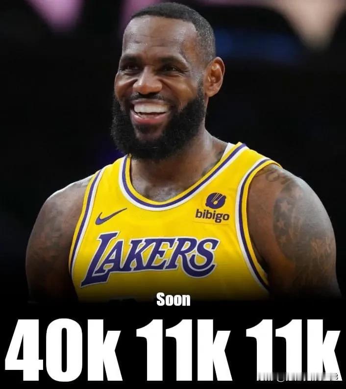 勒布朗距离成为 NBA 历史上唯一一位拥有以下能力的球员仅差 13 次助攻：

