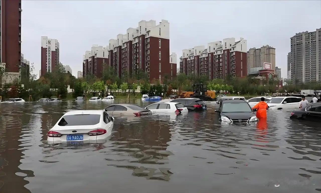 [月亮]积水齐腰、车辆被淹！辽宁遭遇极端破纪录暴雨，后续强降雨考验仍将持续

