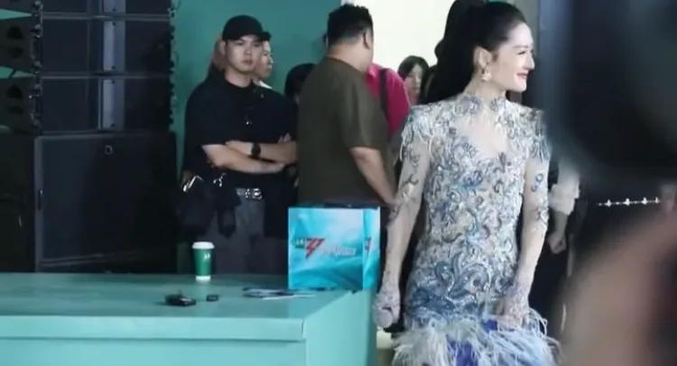 感觉她真的好像玩转娱乐圈的大女主，累了有事我就歇，想工作有的是人脉和朋友，有人宠