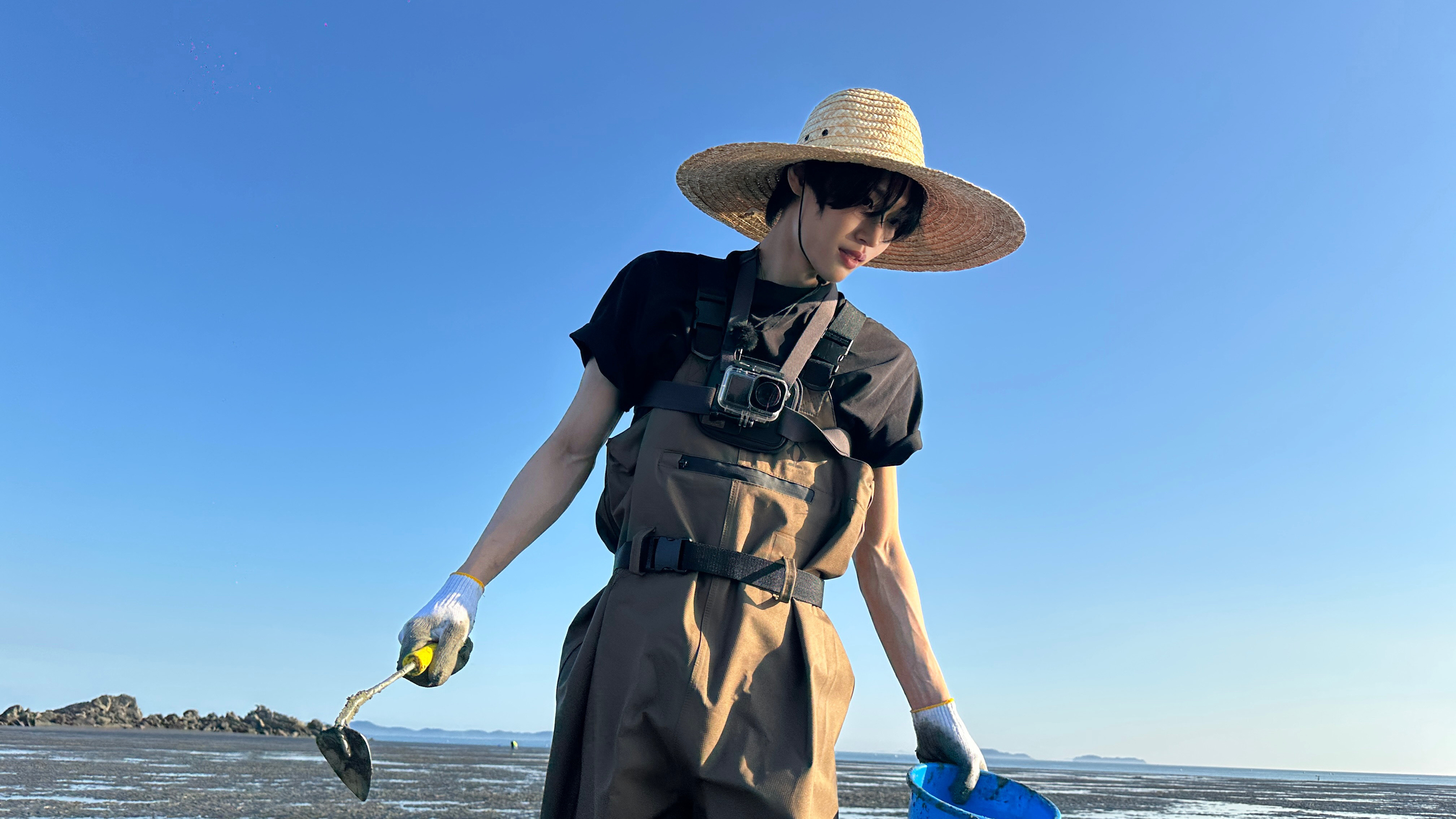 济州岛海女白天干完活晚上回家砍丈夫 