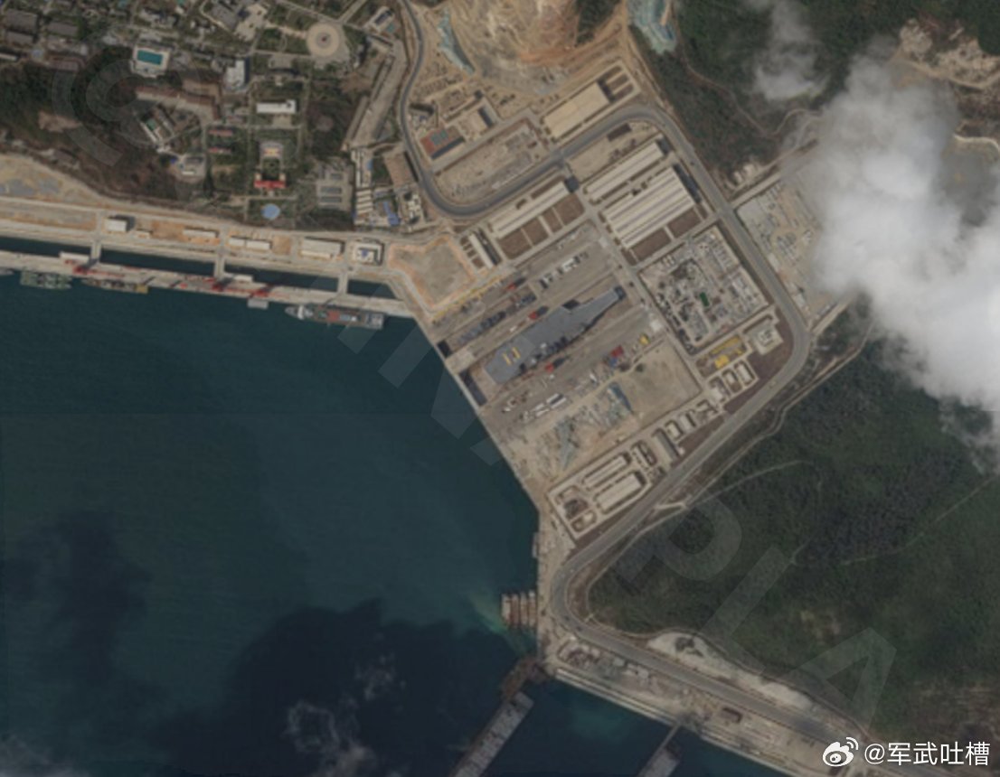 山东舰一直在三亚维护，别信那些流言蜚语 