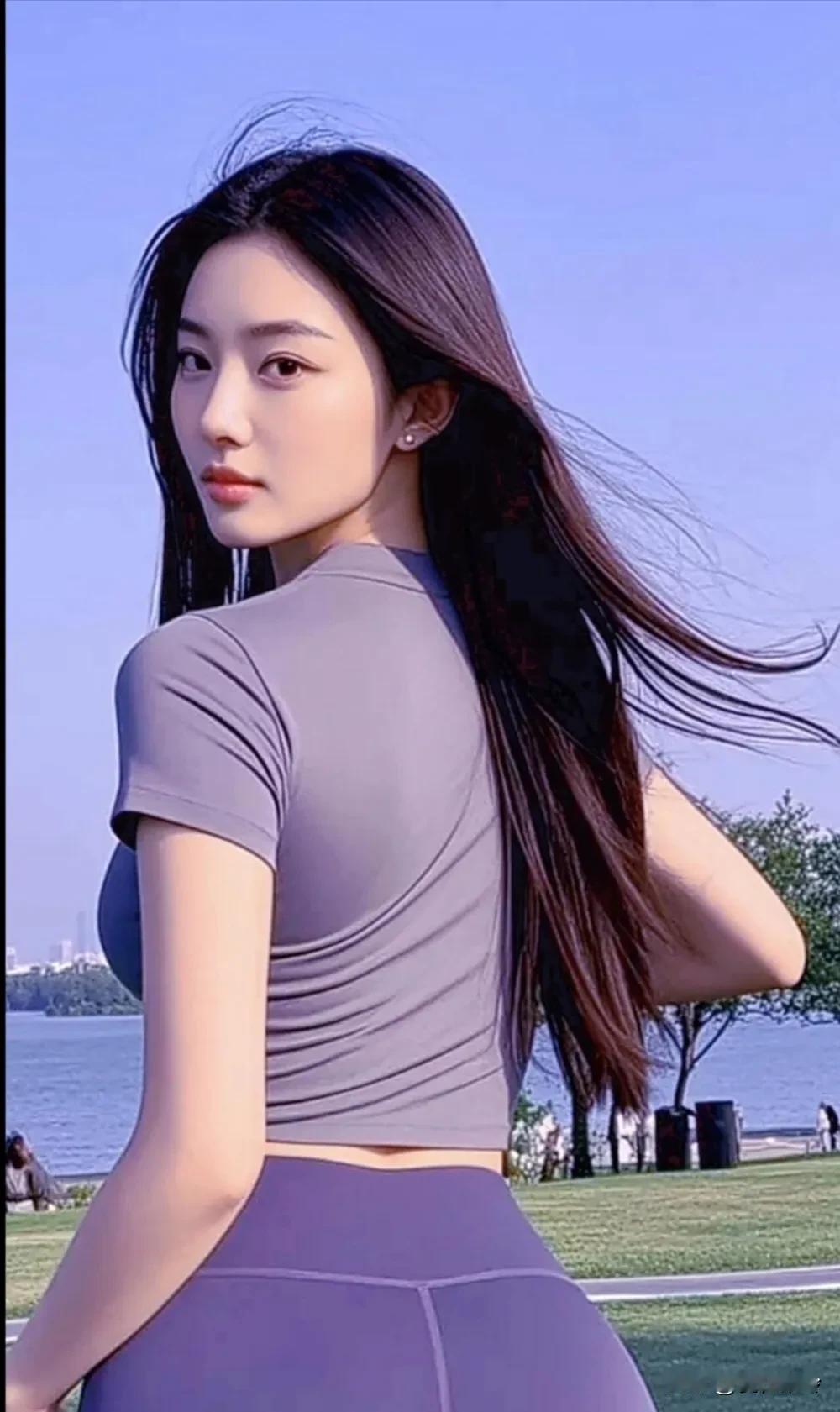 #上联：细雨无声芳草绿，诚邀下联#
下联：晨曦微露柳丝长。
(致谢网图，侵权立删