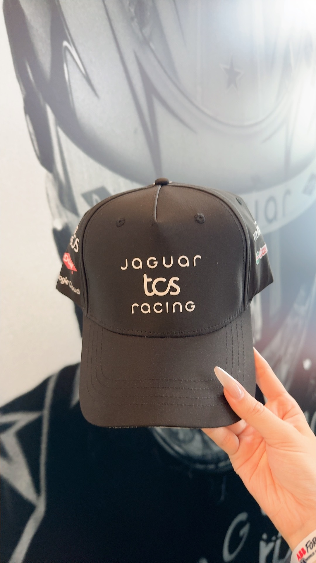给大家准备个什么儿童节🎁🎁呢？捷豹车队🧢🧢，给铁宝们抽了怎么样？[羞嗒嗒
