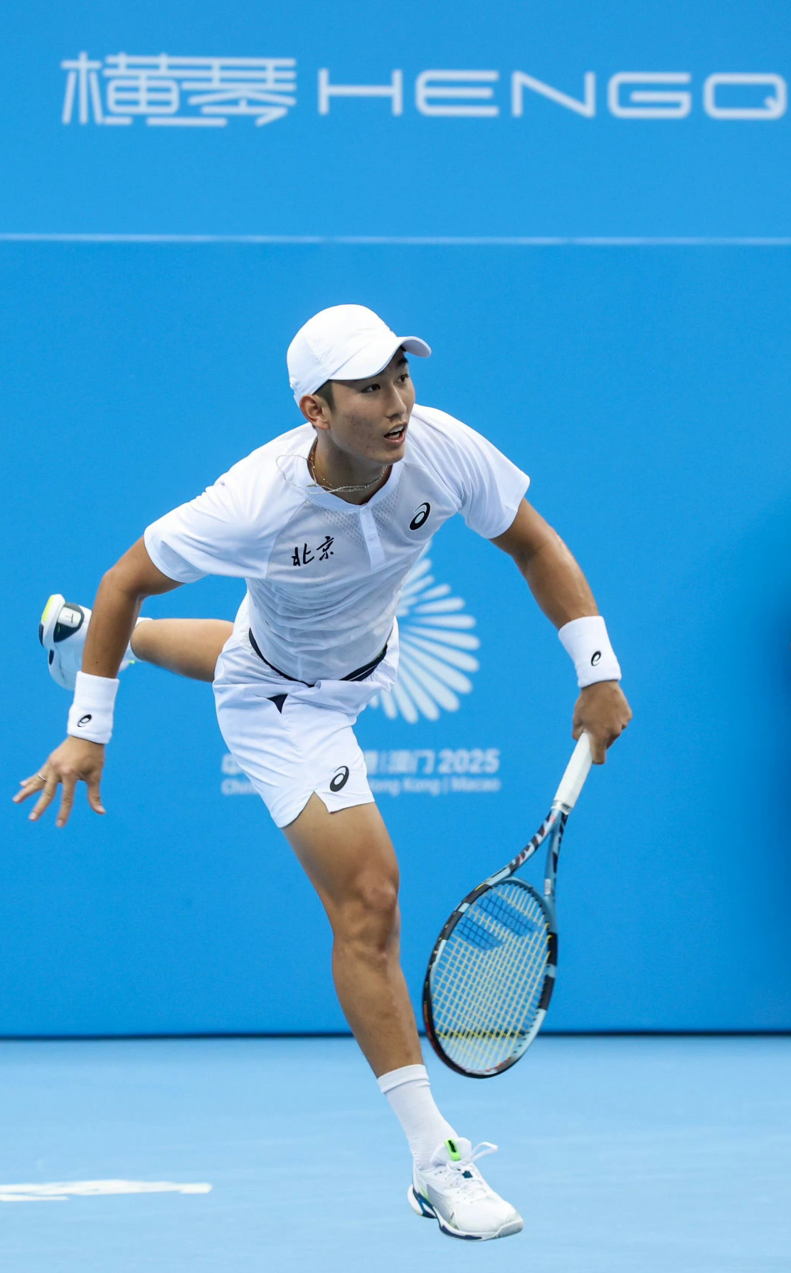 网球四强阵容产生，上半区，商竣程击败布云朝克特，周意击败张之臻，都是先丢一盘之后