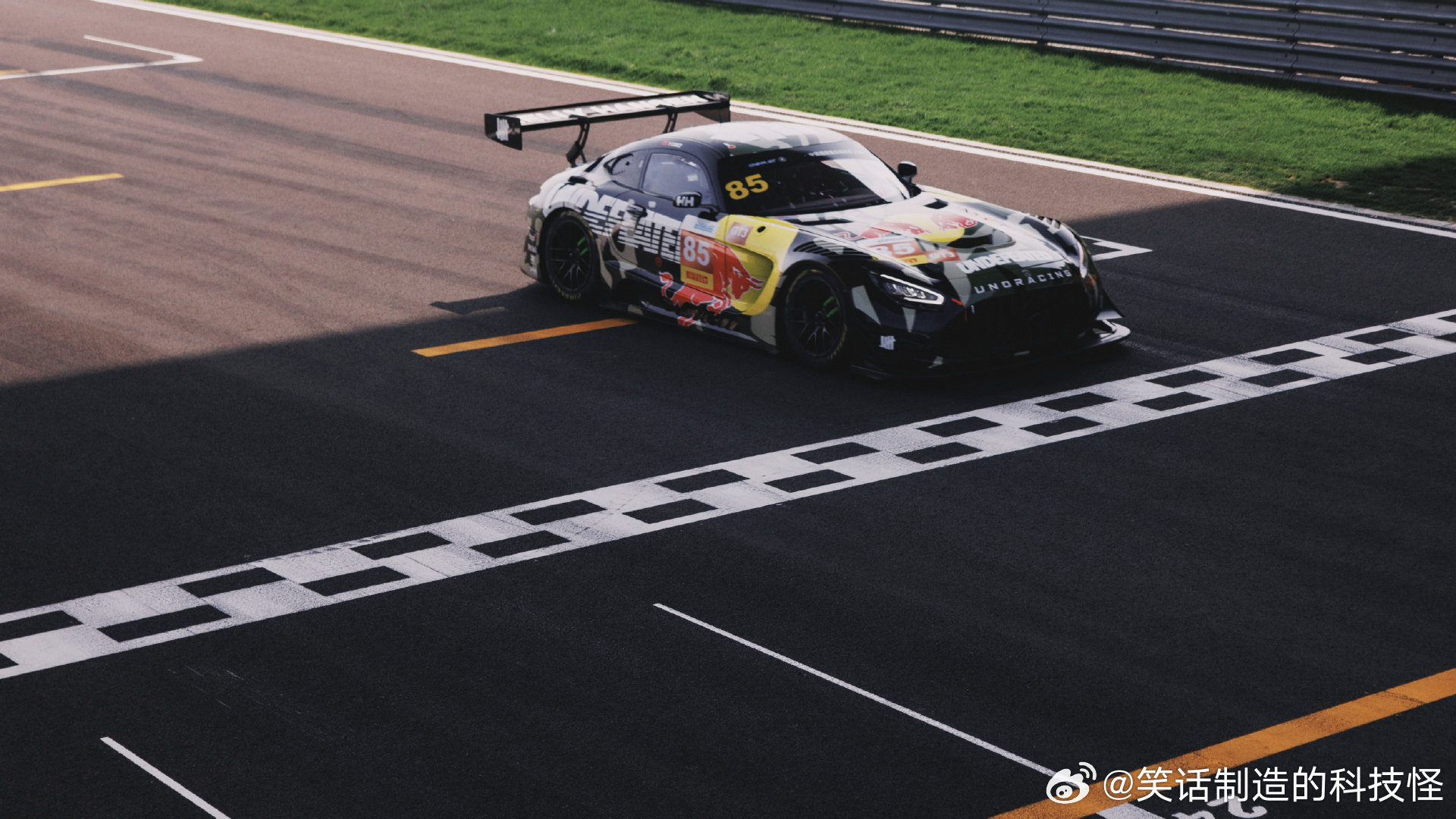 王一博 · 85RACING 「2026赛季季前测试𝗗𝗔𝗬 𝟮」稳中求进