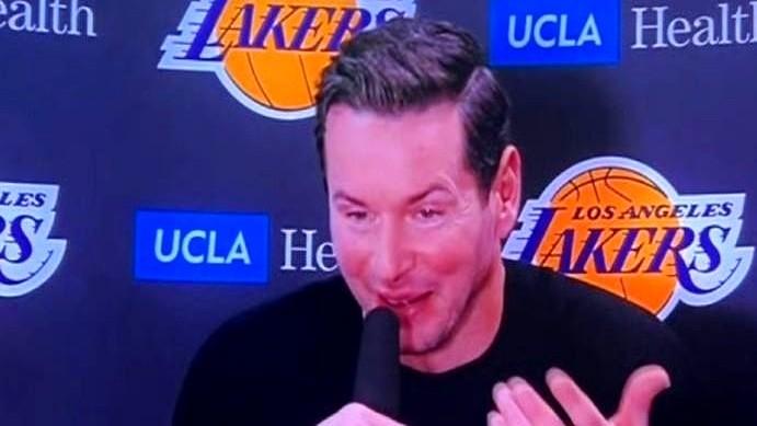 还记得雷迪克前几天不点名批评球员吗？

破案了，就是詹姆斯！

湖人刚111-1