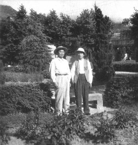 一九六五年，陈再道与韩先楚在庐山。