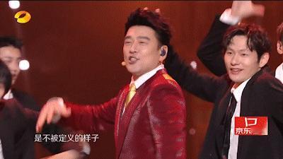 #王耀庆跨年舞台自带开心魔法##我那50岁还在全开麦唱跳的舅舅# 昨天湖南卫视跨