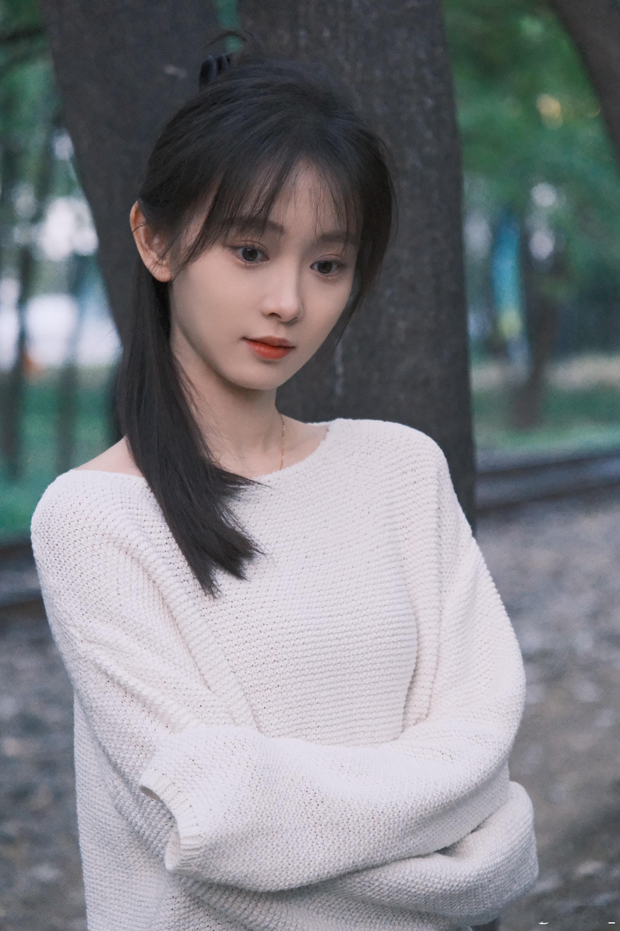 “小猫捡到了最心爱的玻璃球”#杨滕[超话]##小杨不打烊# ​​​