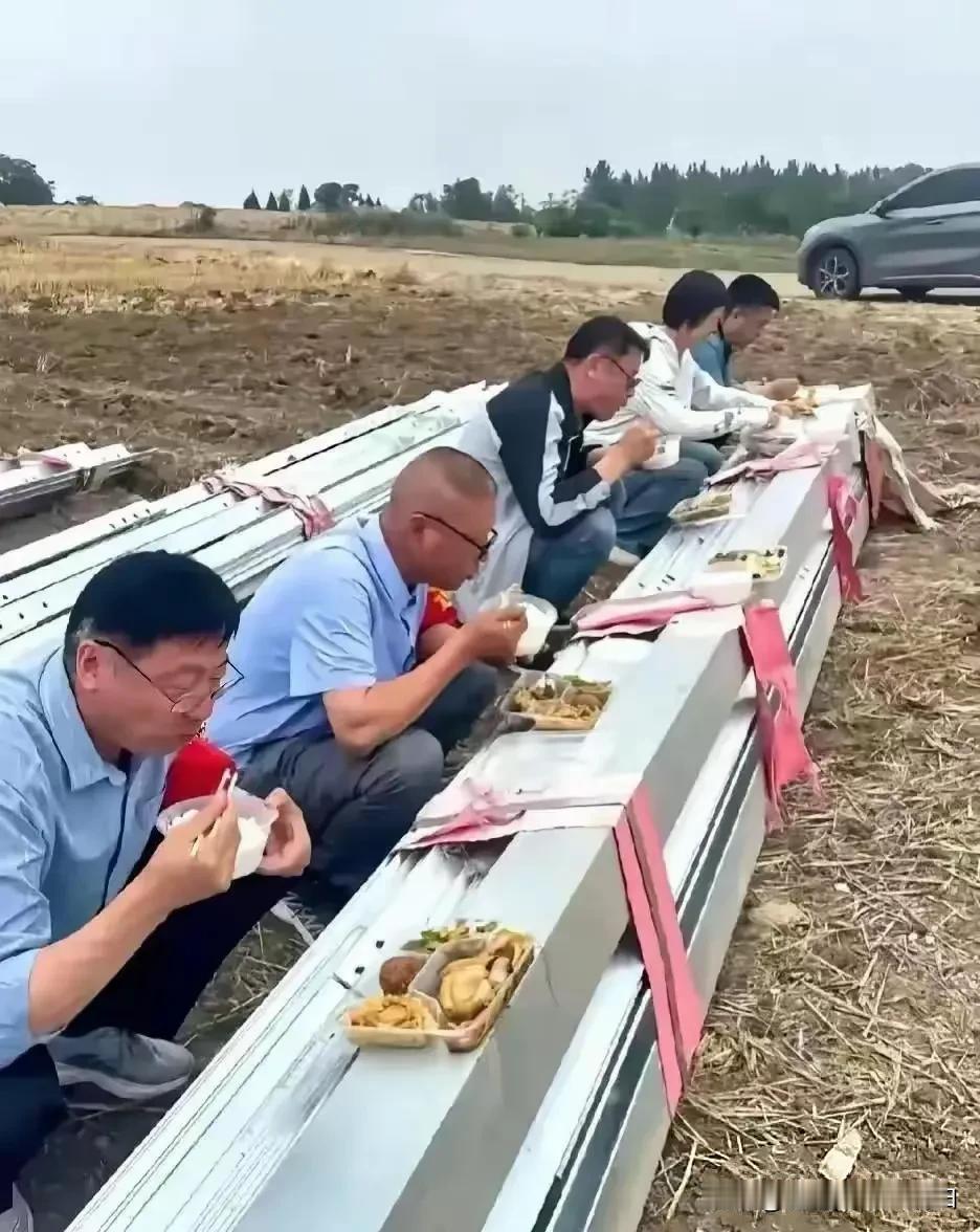 深入田头下基层，也是很不容易的……